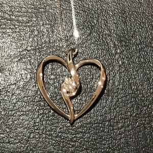 DIAMOND HEART PENDANT IN 14K WHITE GOLD